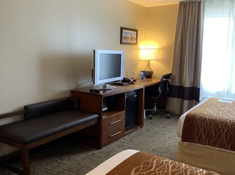 هتل Comfort Inn Franklin Highway 96