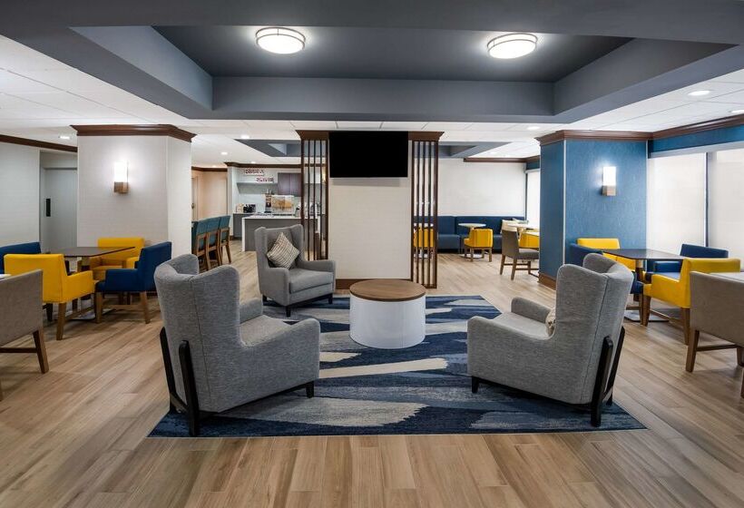 هتل Comfort Inn & Suites Fishers  Indianapolis