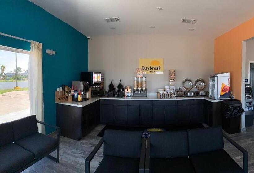 هتل Days Inn By Wyndham Rockport Texas