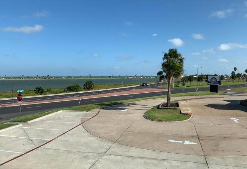 هتل Days Inn By Wyndham Rockport Texas
