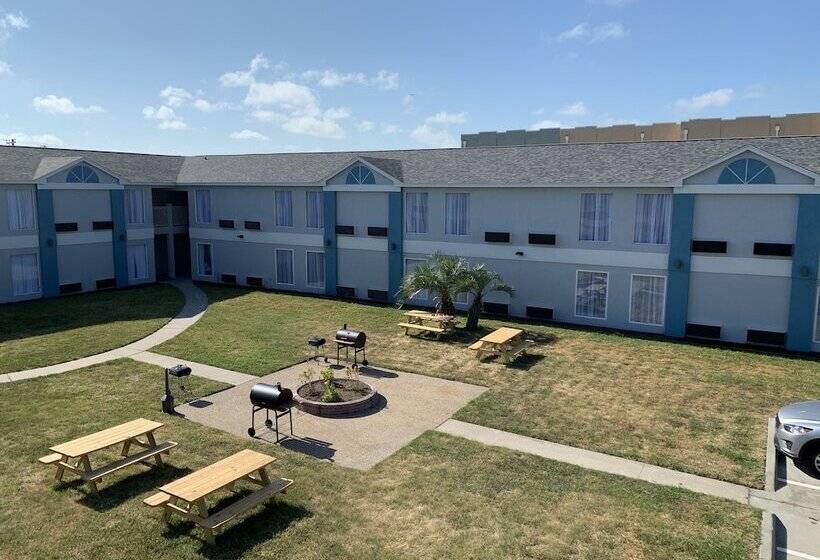 هتل Days Inn By Wyndham Rockport Texas