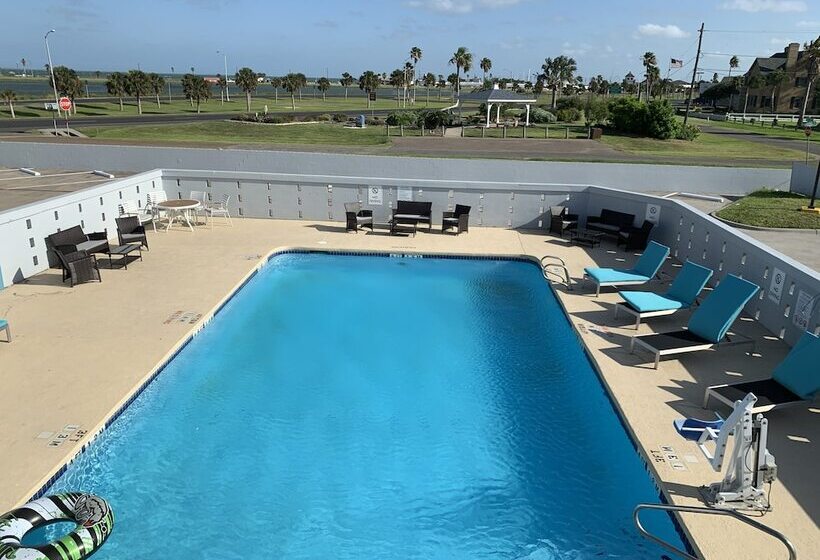 هتل Days Inn By Wyndham Rockport Texas