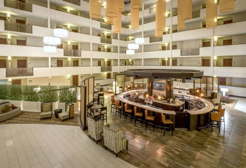 هتل Doubletree By Hilton  Montgomery Downtown