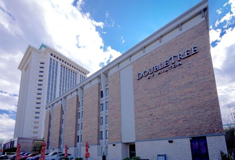 هتل Doubletree By Hilton  Montgomery Downtown