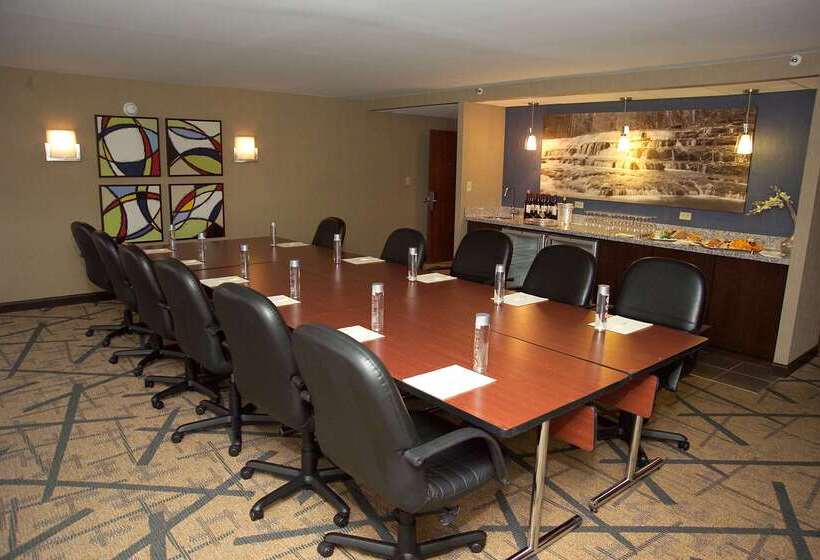 هتل Doubletree By Hilton St. Louis   Westport