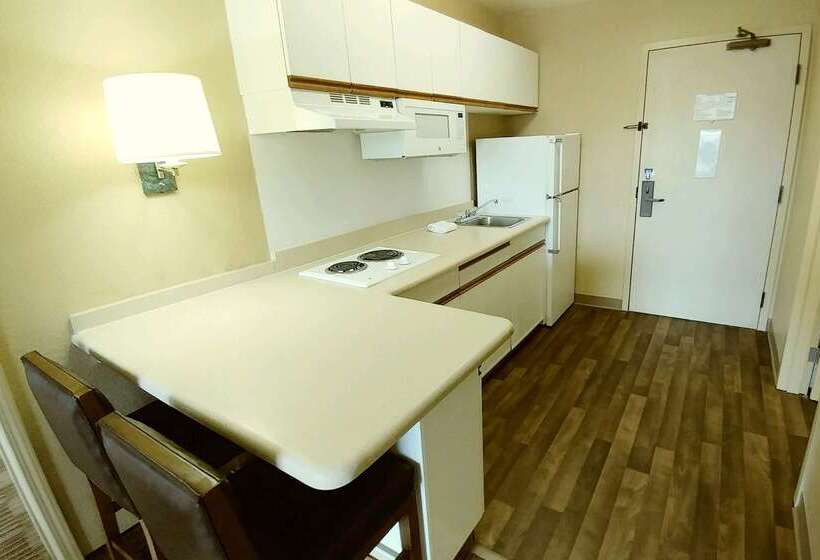 هتل Extended Stay America Suites   Atlanta   Marietta   Powers Ferry Rd