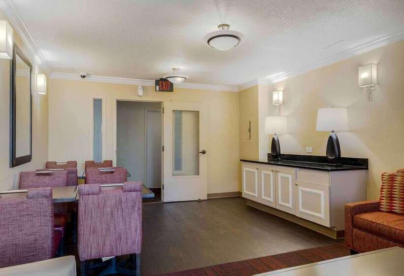 בית מלון כפרי Extended Stay America Suites  Boston  Waltham  52 4th Ave