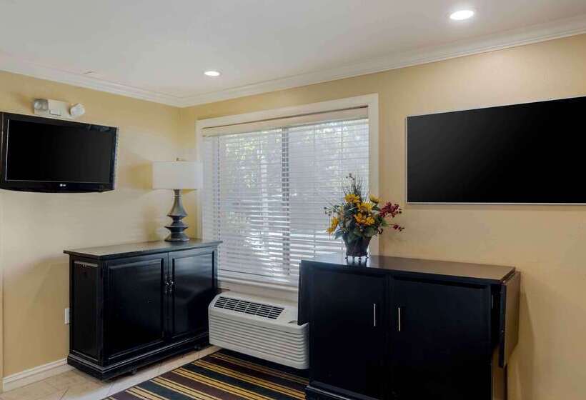 בית מלון כפרי Extended Stay America Suites  Boston  Waltham  52 4th Ave