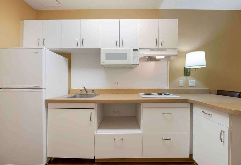 هتل Extended Stay America Suites  Chicago  Schaumburg  Convention Center