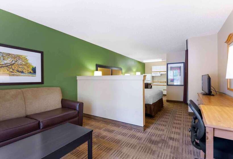 ホテル Hometowne Studios By Red Roof Chantilly