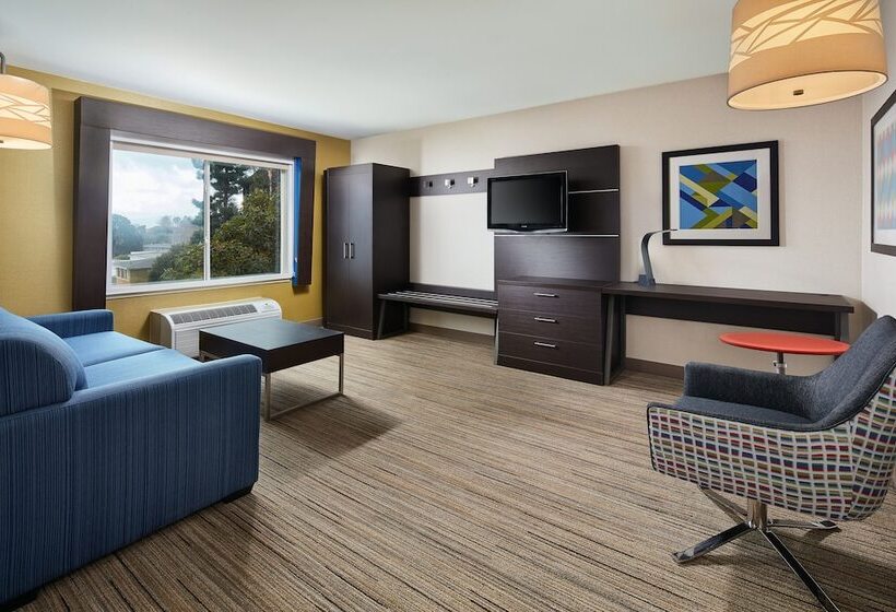 Holiday Inn Express Hotel & Suites Belmont, An Ihg
