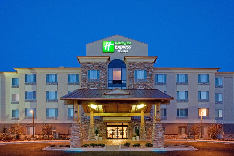 هتل Holiday Inn Express  & Suites Denver Airport