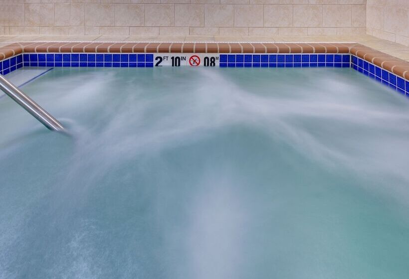 هتل Holiday Inn Express Jamestown, An Ihg