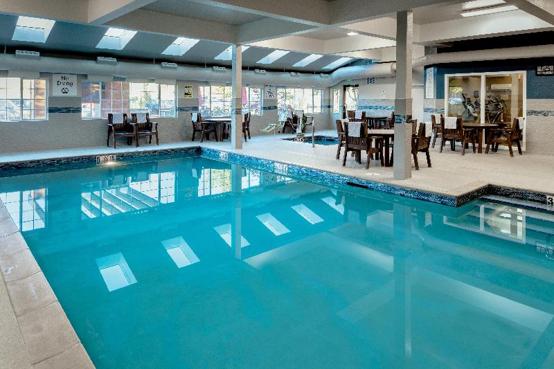 هتل Hampton Inn Pullman