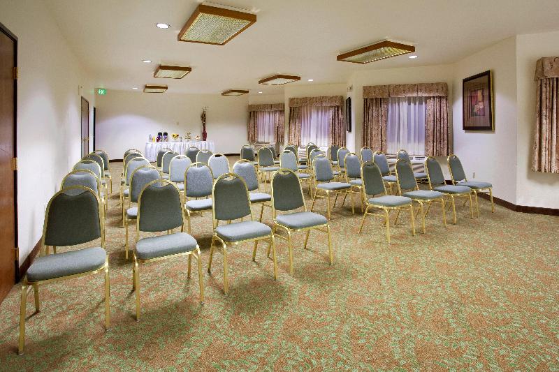 Отель Holiday Inn Express & Suites Colorado Springs North, An Ihg