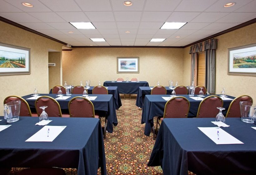 Отель Holiday Inn Express Wilmington, An Ihg