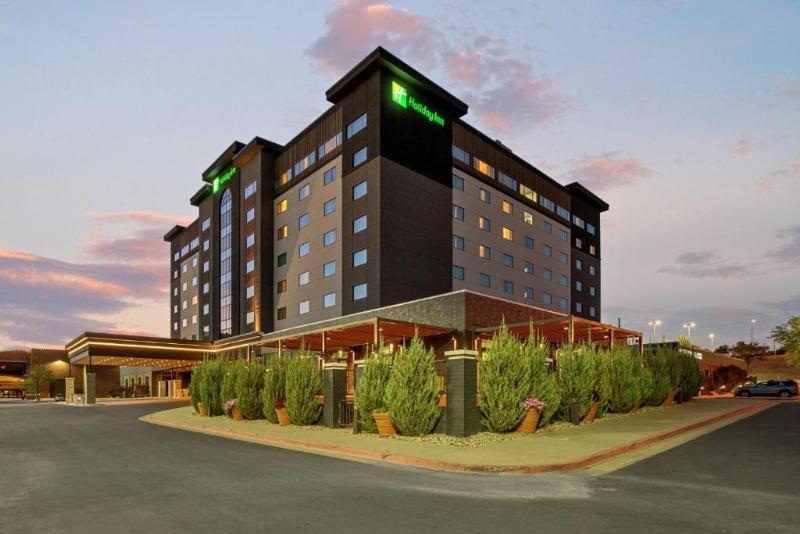 هتل Holiday Inn Rapid City   Rushmore Plaza, An Ihg