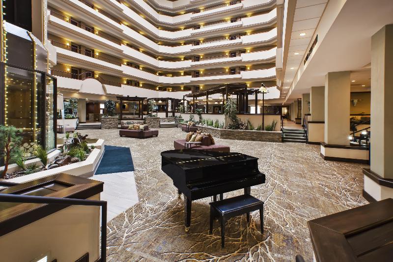 هتل Holiday Inn Rapid City   Rushmore Plaza, An Ihg