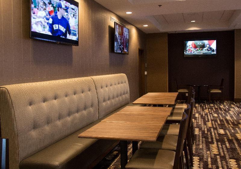 هتل Holiday Inn Rapid City   Rushmore Plaza, An Ihg
