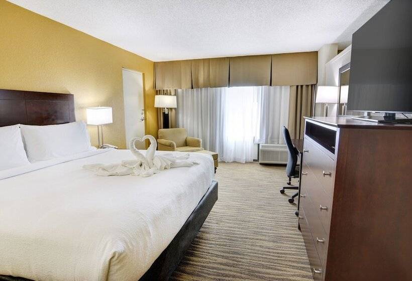 هتل Holiday Inn St. Petersburg N   Clearwater, An Ihg