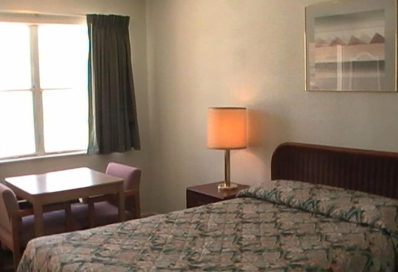 酒店 Hometown Inn Galion