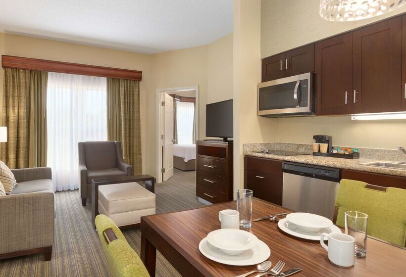 هتل Homewood Suites By Hilton St. Petersburg Clearwater