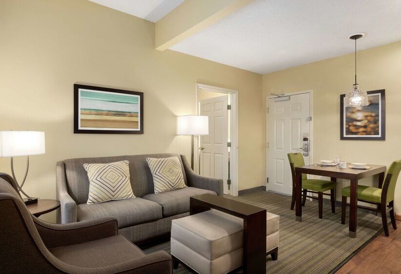 هتل Homewood Suites By Hilton St. Petersburg Clearwater