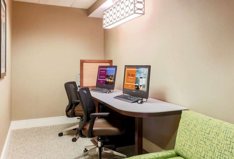 هتل Homewood Suites By Hilton St. Petersburg Clearwater