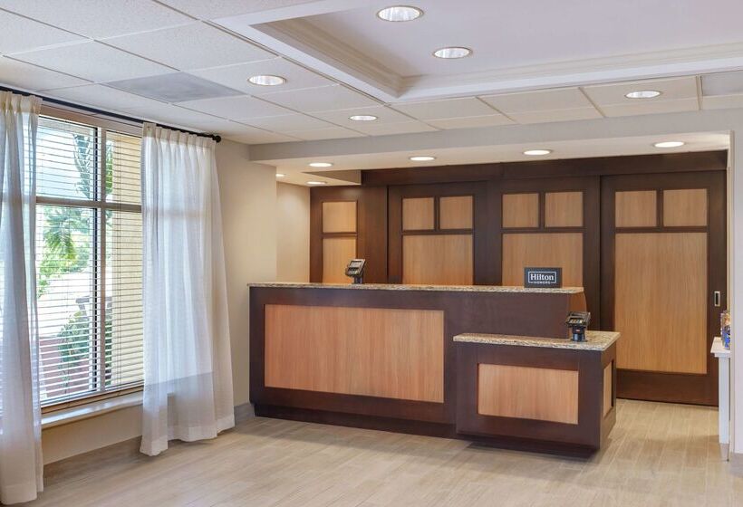هتل Homewood Suites By Hilton St. Petersburg Clearwater