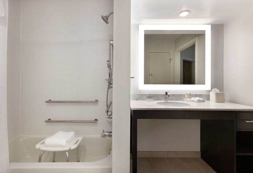 هتل Homewood Suites By Hilton St. Petersburg Clearwater