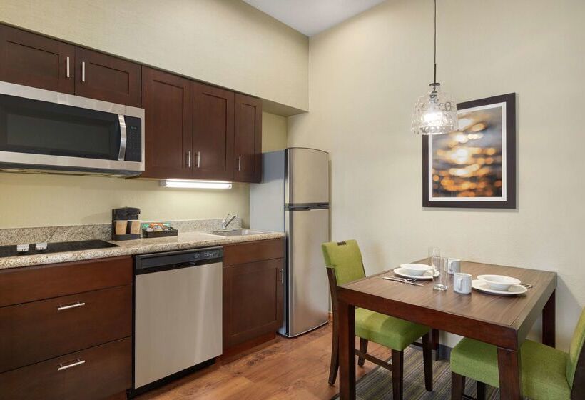 هتل Homewood Suites By Hilton St. Petersburg Clearwater
