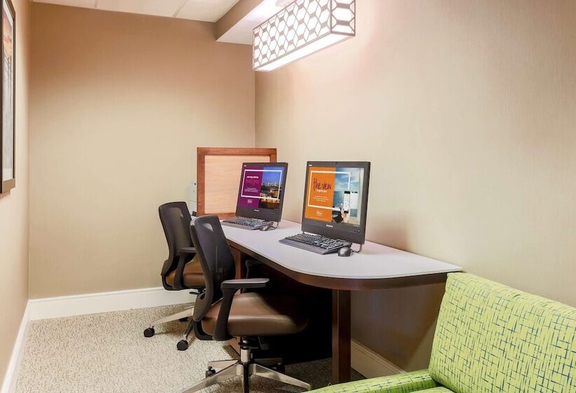 هتل Homewood Suites By Hilton St. Petersburg Clearwater