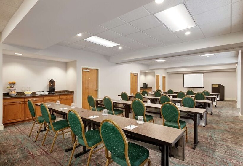 هتل Homewood Suites By Hilton St. Petersburg Clearwater