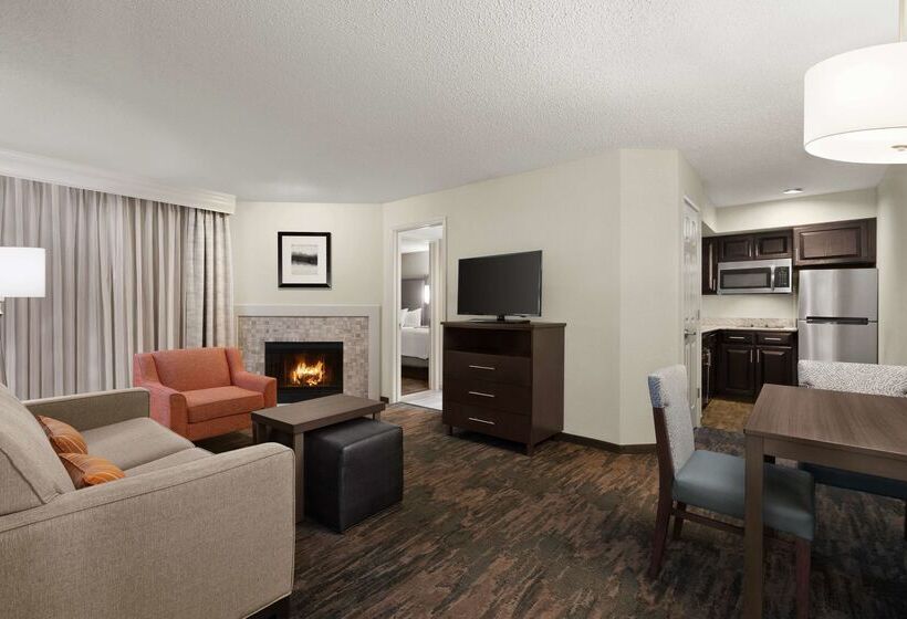 هتل Addison Suites