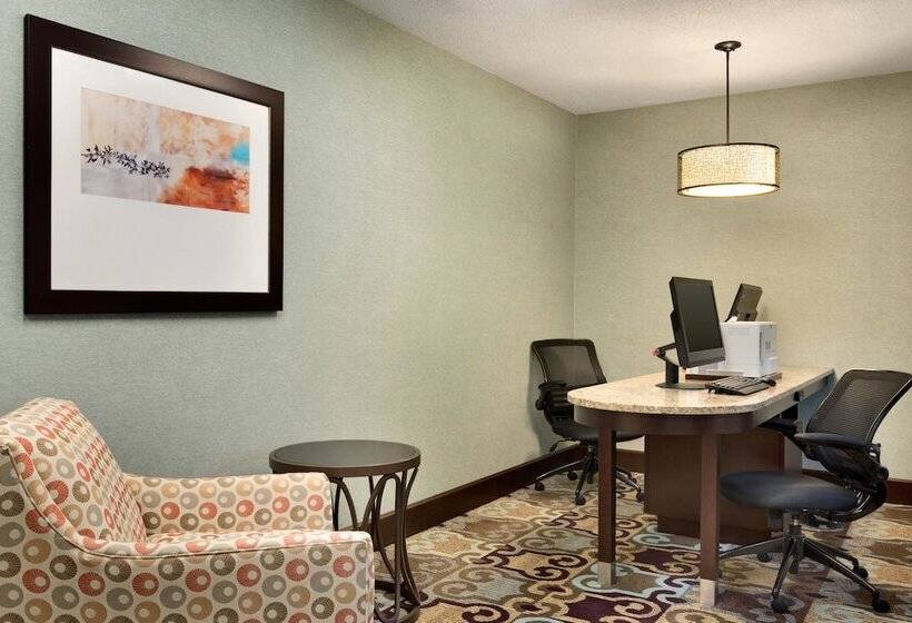 هتل Homewood Suites By Hilton Grand Rapids