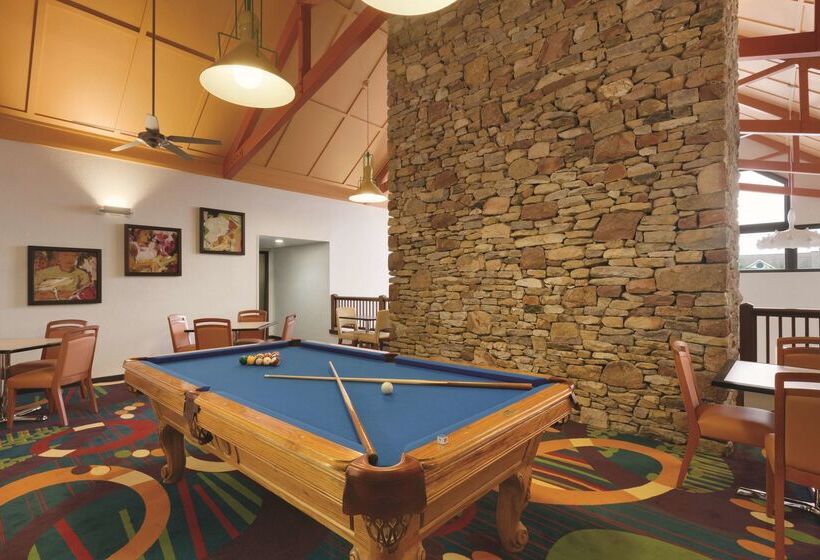 هتل Homewood Suites By Hilton Harrisburg West Hershey Area