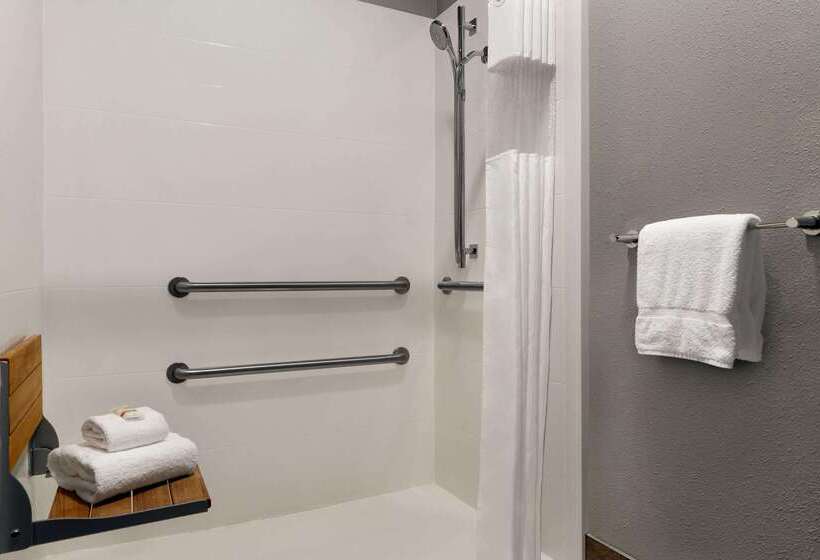 هتل La Quinta By Wyndham Salem Or