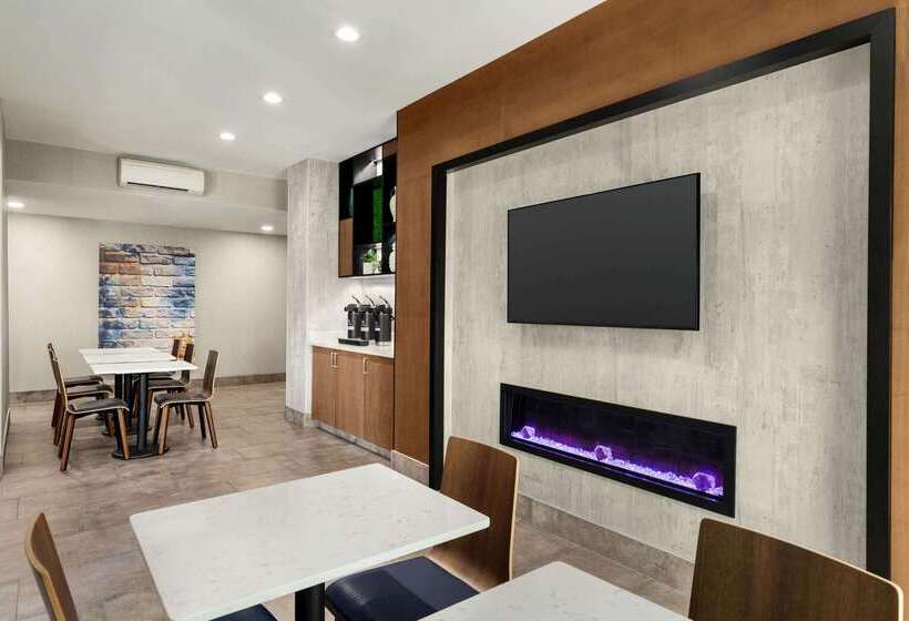هتل La Quinta By Wyndham Salem Or
