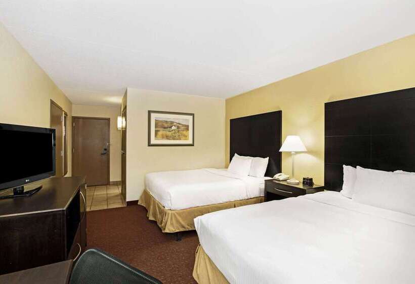 בית מלון כפרי La Quinta Inn & Suites By Wyndham Salina