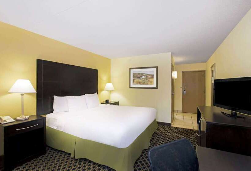 בית מלון כפרי La Quinta Inn & Suites By Wyndham Salina