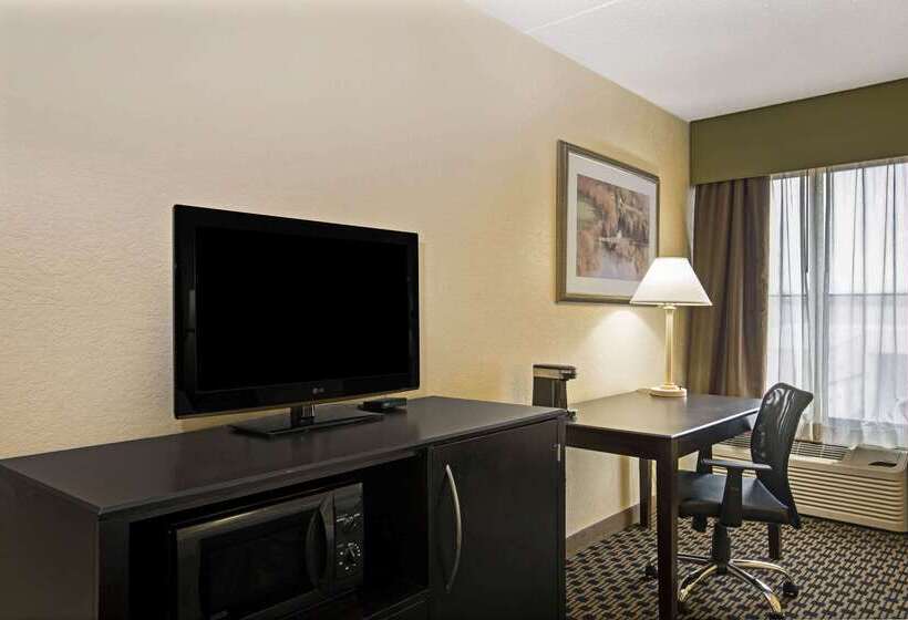 בית מלון כפרי La Quinta Inn & Suites By Wyndham Salina