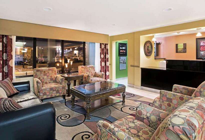فندق La Quinta Inn & Suites By Wyndham Salina