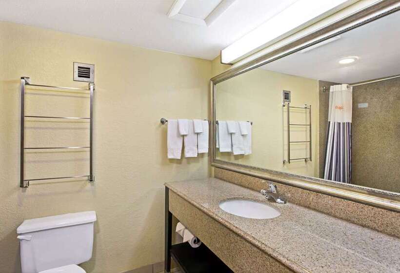 בית מלון כפרי La Quinta Inn & Suites By Wyndham Salina