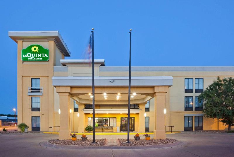 בית מלון כפרי La Quinta Inn & Suites By Wyndham Salina