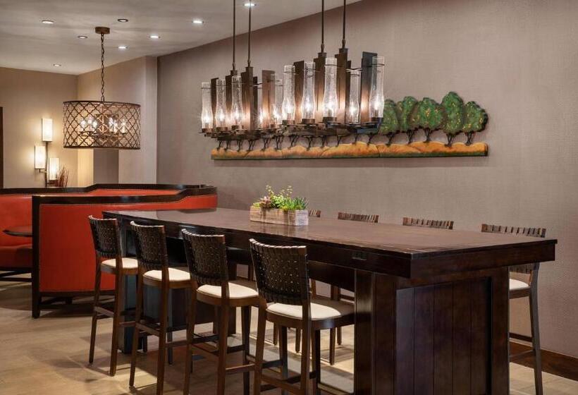 בית מלון כפרי Marriott Riverside At The Convention Center