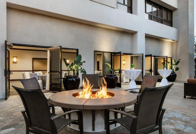 בית מלון כפרי Marriott Riverside At The Convention Center