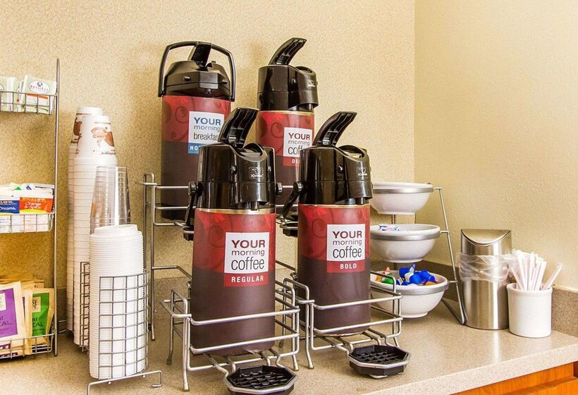 هتل Quality Inn Clarksville Exit 11