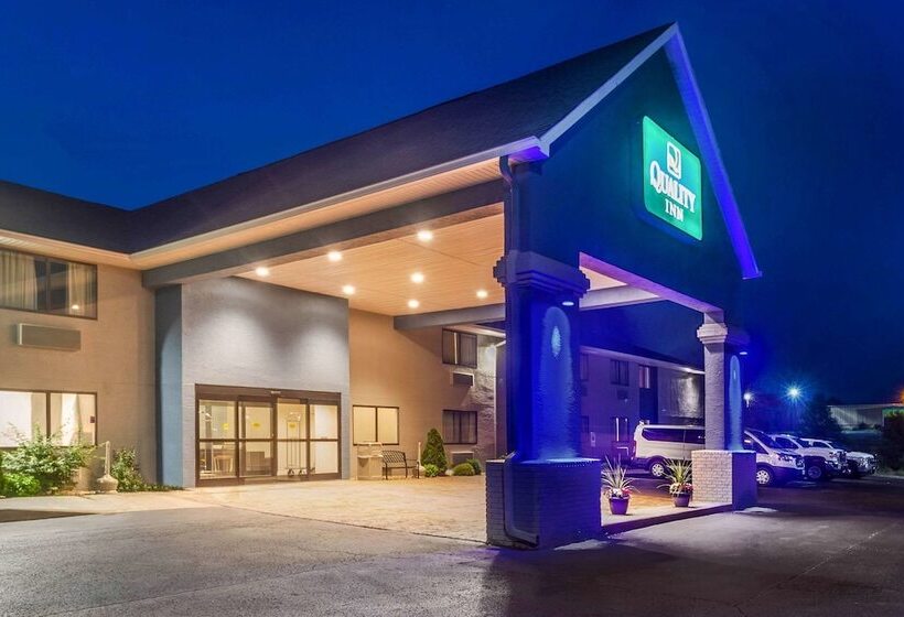 בית מלון כפרי Quality Inn