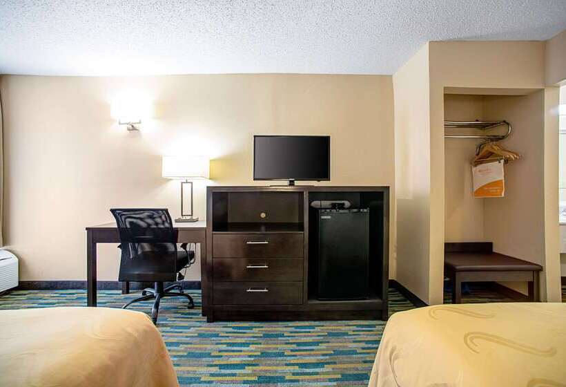 Отель Quality Inn Near Six Flags St. Louis