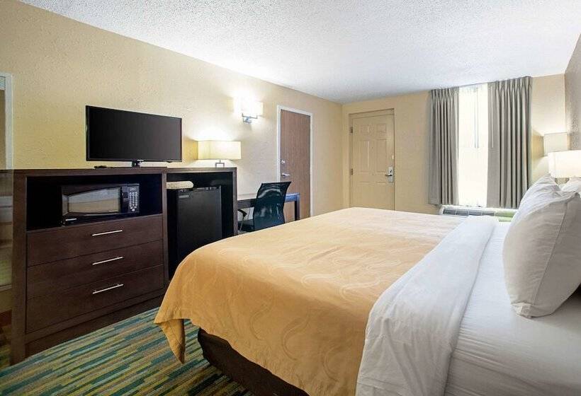 בית מלון כפרי Quality Inn Near Six Flags St. Louis
